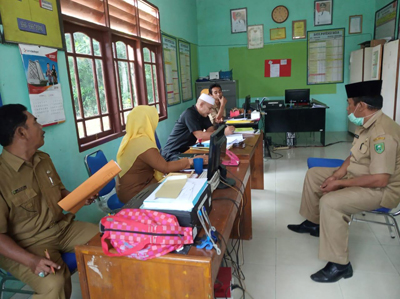 Camat Rengat Barat Turun ke Desa Melihat Persiapan Pilkades Serentak di Inhu